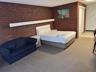 Mid City Plantation Motel - 9