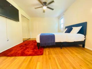 Master private bedroom and bathroom - Ensuite #5 - Laurel - 0