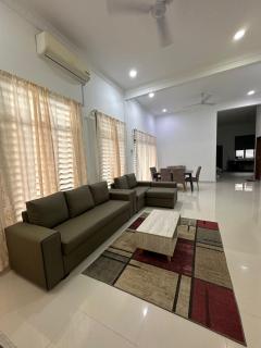 Homestay Kemaman Fyna08 Semi-D, 4 Bedrooms Dekat Pantai Kijal - Kijal - 8