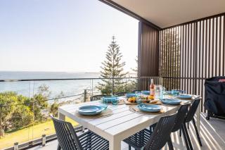 Kings Beach Oceanfront Oasis - Caloundra - 9