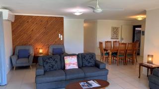 Lowset pet friendly home, with room for a boat, Palm Ave, Bongaree - 8