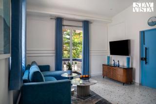 StayVista at Tarika's Santorini Hideaway - Shared Pool, BBQ & Board Games - Varca - 5