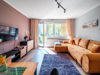 Gdynia Wyjątkowy Apartament przy Lesie by Noclegi Renters - Gdynia - 1