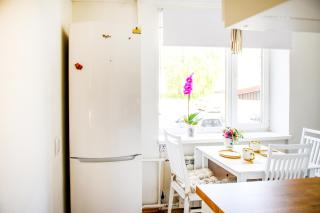 Elegant 1-Bedroom Apartment with Small Breakfast & Free Parking - 4
