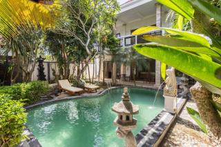Tropical 4 bed 4 bath with large garden and private pool - Jimbaran - 0