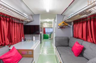 Unique Bus stay with stunning views in Ramla Bay by 360 Estates - Il-Pergla - 8