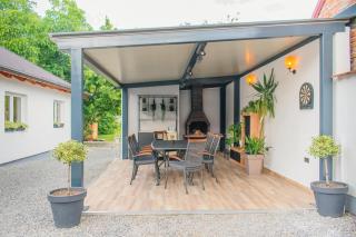 GoodLife Holiday House - Family & Friends - 1