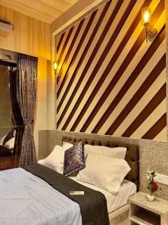 MOUNT RETREAT 4BHK BIG indoor PARTY POOL - Lonavala - 6