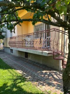 Apartment with Rose Garden & free parking - Budapest - 5