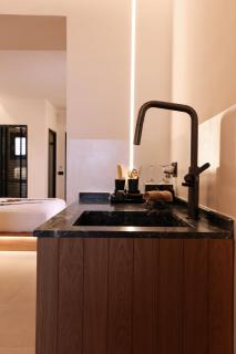 Queen Kalliopi Suites - 1