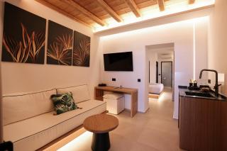 Queen Kalliopi Suites - 3