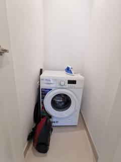 Like Home - 4206 Modern 1 BHK Apartment with Pool View - Dubai - 8