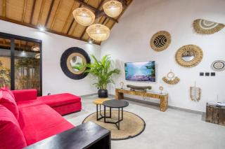 Cozy 4BR Family Villa at walking distance of best restaurants - Kerobokan - 4