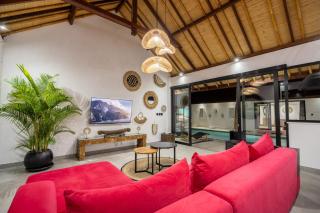 Cozy 4BR Family Villa at walking distance of best restaurants - Kerobokan - 7