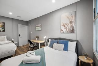 Standard Triple Room - Luxe Spot - Next to Central - Shared Bathroom - Sidney - 0