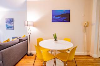 215 - The Willow at The Harbour Mill by Shortstays - Westport - 8