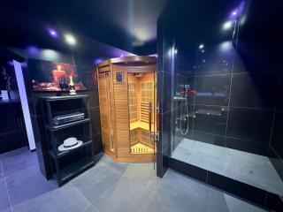 Love Room - Jacuzzi et Sauna - LʼEscarène - 5