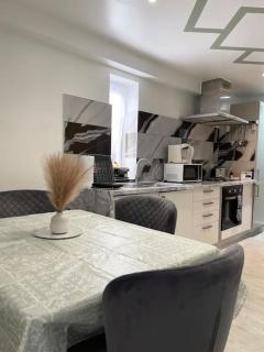 Stanton - 1 Stylish Bedroom - Dagenham - 9