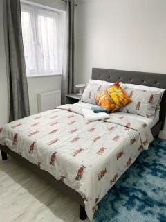 Stanton - 1 Stylish Bedroom - Dagenham - 6
