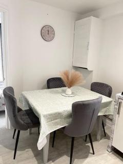 Stanton - 1 Stylish Bedroom - Dagenham - 2