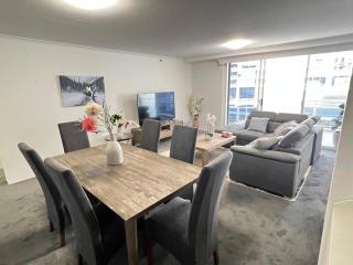 Perfectly Located CBD 3 bedrooms Apartment - 9