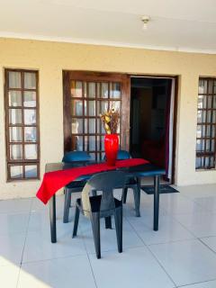Nteto guest house - Bosbokrand - 3