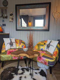 Rusty Duck Retreat Shepherds Hut - 8