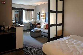 Comfort Suites Milwaukee West - Milwaukee - 4