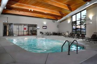 Comfort Suites Milwaukee West - Milwaukee - 3
