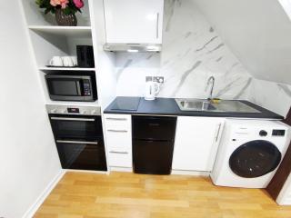 The Swans - Two-Bedroom City Centre House with Parking - Oxford - 6