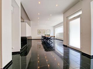 RAJ Living - 280m2 Haus mit 10 Schlafzimmern - Waschmaschine - Trockner - Innenhof - Viersen - 4