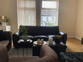 Stylish 1-Bed Apt - Sleeps 4 - Parking - WiFi - Manchester - 9