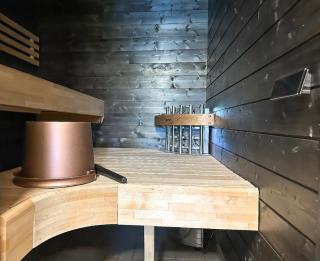 Yläkerran asunto parvekkeella ja saunalla - 7