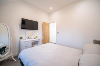 Lupin Farm Barn - New Barn Conversion - 8