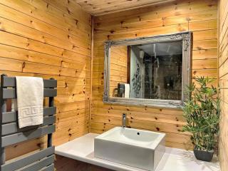 Wren 8-Hot Tub-Woodland Lodges-St Clears-Carmarthen-Tenby - 7