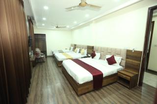 Hotel KANDA CONTINENTAL 50 Mtr from golden temple - 1