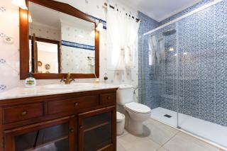 Rustic Spanish Villa Saltwater Pool - 2