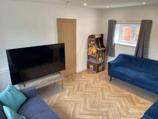 Newly Converted Barn - - 4