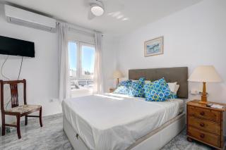 Marbella Sleeps 8 Aircon Fast wifi 63 inch TV Secure underground parking Free Netflix - Marbella - 2