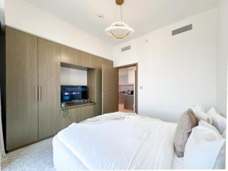 Trophy - Euphoria Eclipse Suite in 29th floor in Burj Royale - Dubai - 1