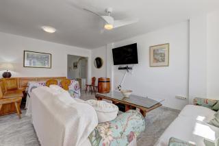Quality apartment Sleeps 8 Airconditioned Underground parking Ultra fast WiFi - 2