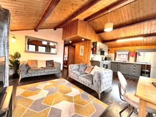 Snowdrop 9 Hot Tub-Woodlandlodges-Pembrokeshire - 0
