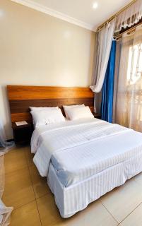 Victors Valley Hotel - 1