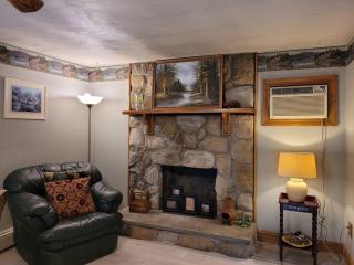Lake Congamond Suffield House - Granby - 8