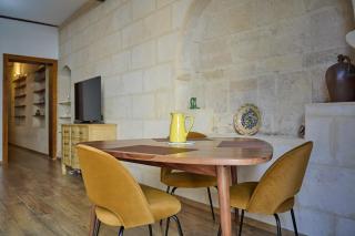 Unforgettable Stay Heart of Bordeaux Historical City Center - 1