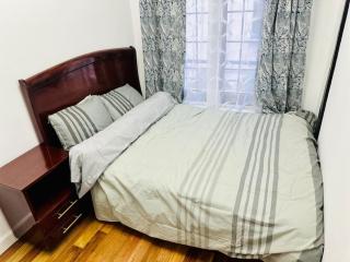 Apparemment Tour Eiffel- La Motte Picquet Grenelle - 0