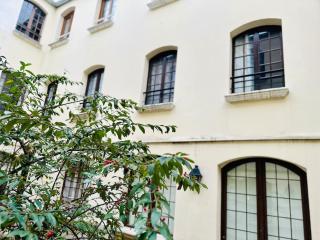 Apparemment Tour Eiffel- La Motte Picquet Grenelle - 1