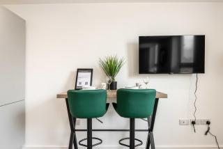 Smart Central Rotherham Studio - Sleeps 4 - Rotherham - 1