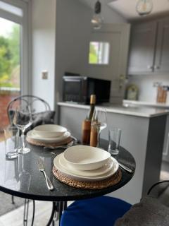 Robins Nest Harpley - - 6