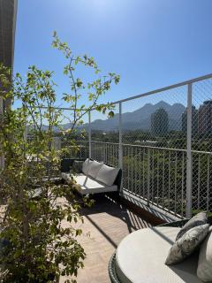Cobertura Incrível, silenciosa e familiar com sala ampla, cozinha americana, 3 quartos, área gourmet, terraço aberto com churrasqueira e jacuzzi na Praia da Barra da Tijuca - Rio de Janeiro - apto inteiro só pra você - Rio de Janeiro - 3